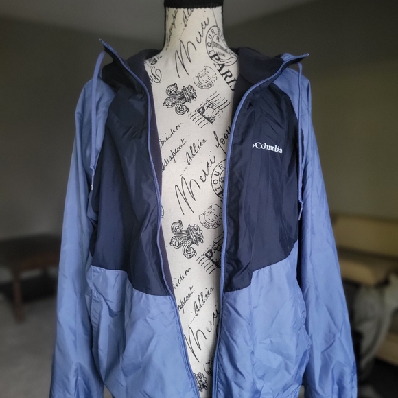 Columbia Jackets & Blazers - Columbia Women's Blue Color block Windbreaker Jacket